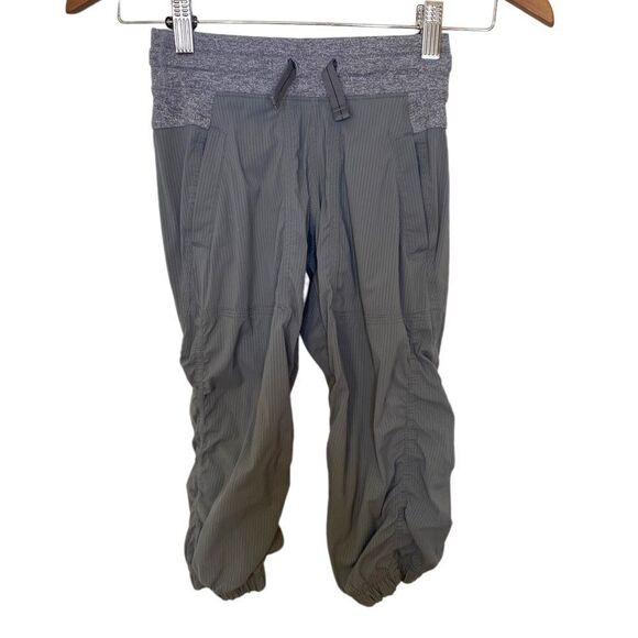 ivivva Live To Move Studio Crop Pants - Picture 2 of 9